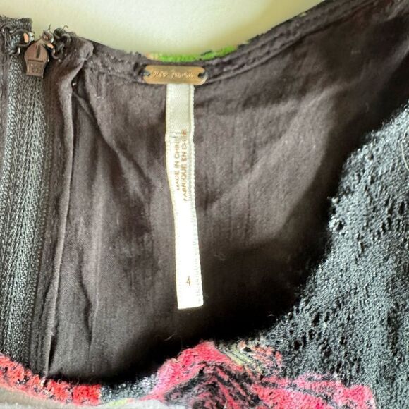 Free People Printed Daisy Waist Dress Black Combo Sz 4 Lace Floral Sleeveless - Picture 5 of 6
